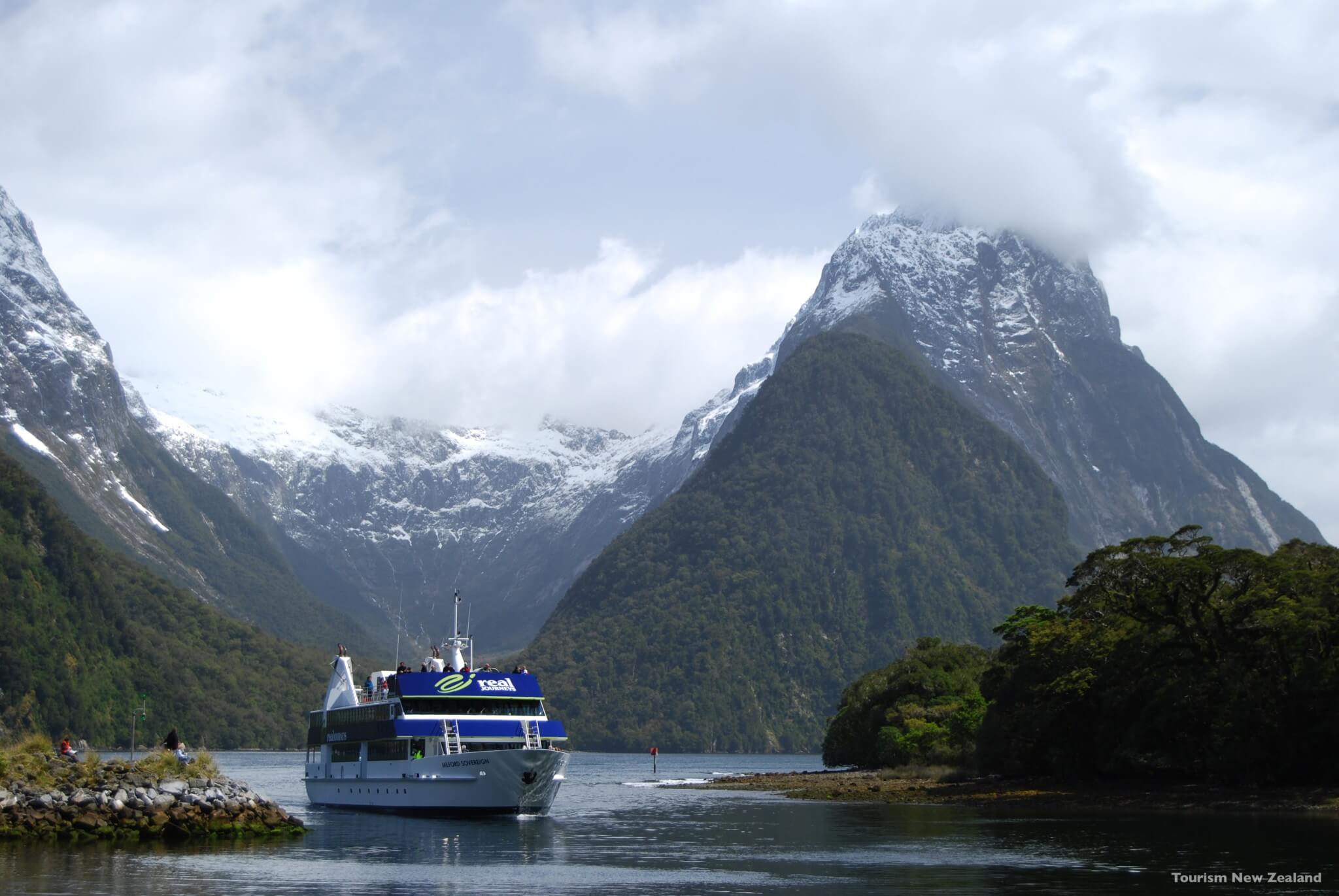 Milford Sound, Fiordland. Foto Tourism New Zealand Milford Sound, Fiordland. Foto: Tourism New Zealand